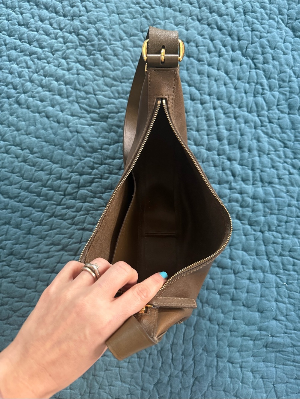 Madewell Leather Sling Crossbody Bag in Burnt Olive - Picture 9 of 9